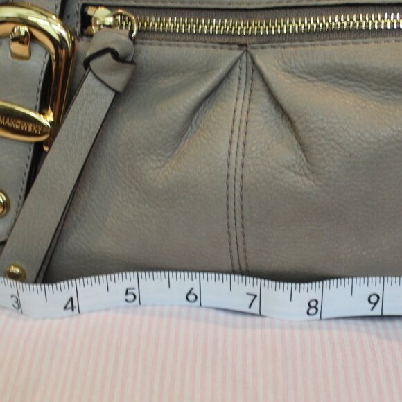 B. Makowsky Leather Shoulder Bag Beige w/gold hardware - Picture 9 of 16